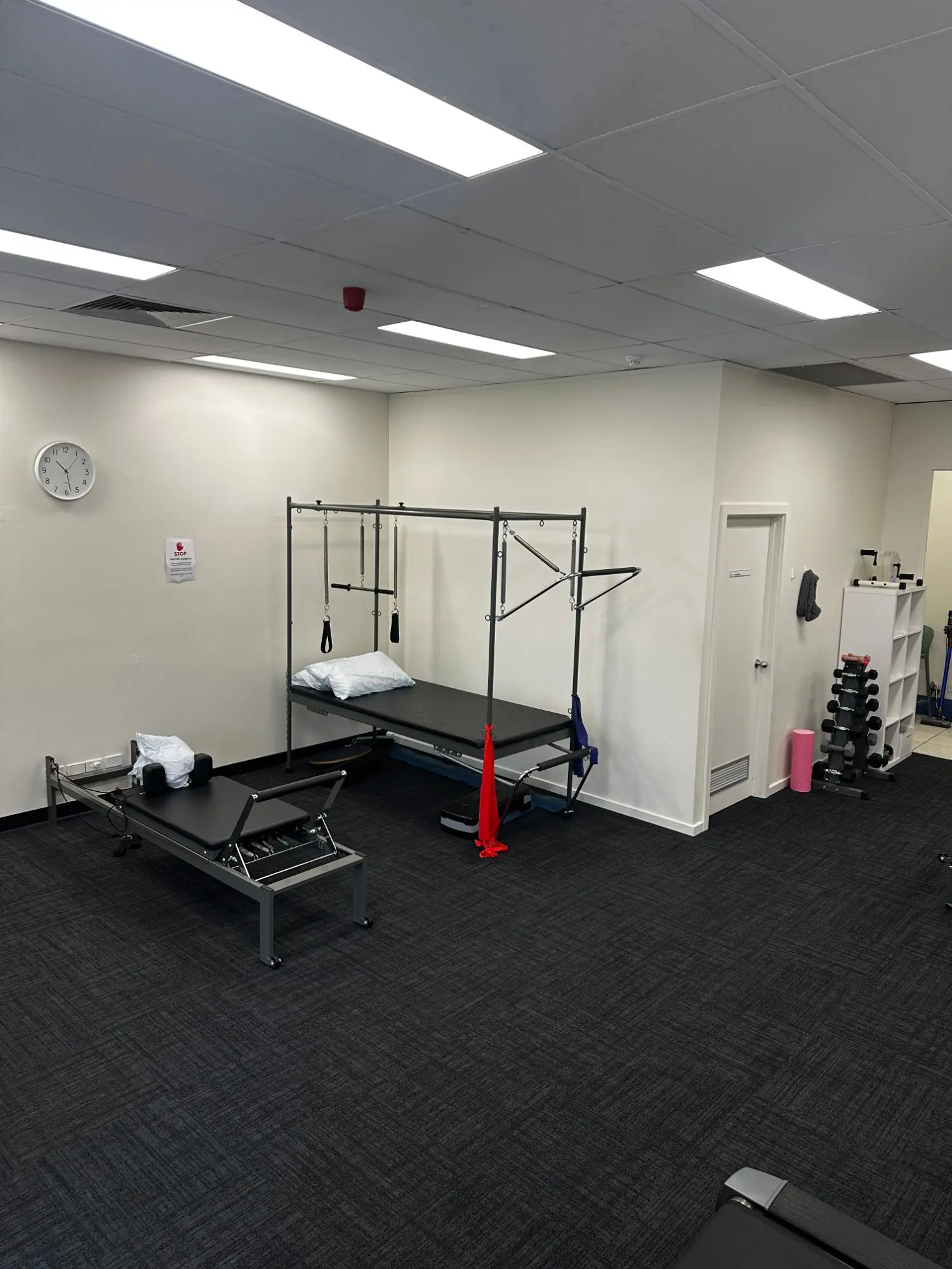 Trapeze table and reformer